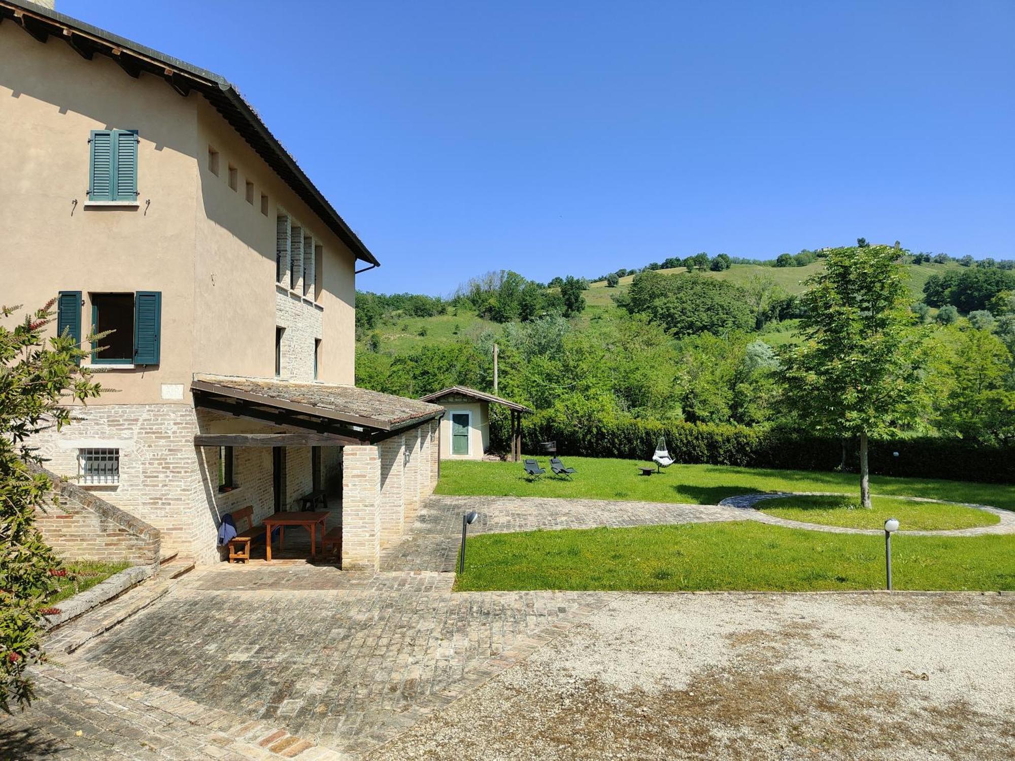 Agriturismo La Casa Del Vecchio Mulino Villa Carassai Exteriör bild