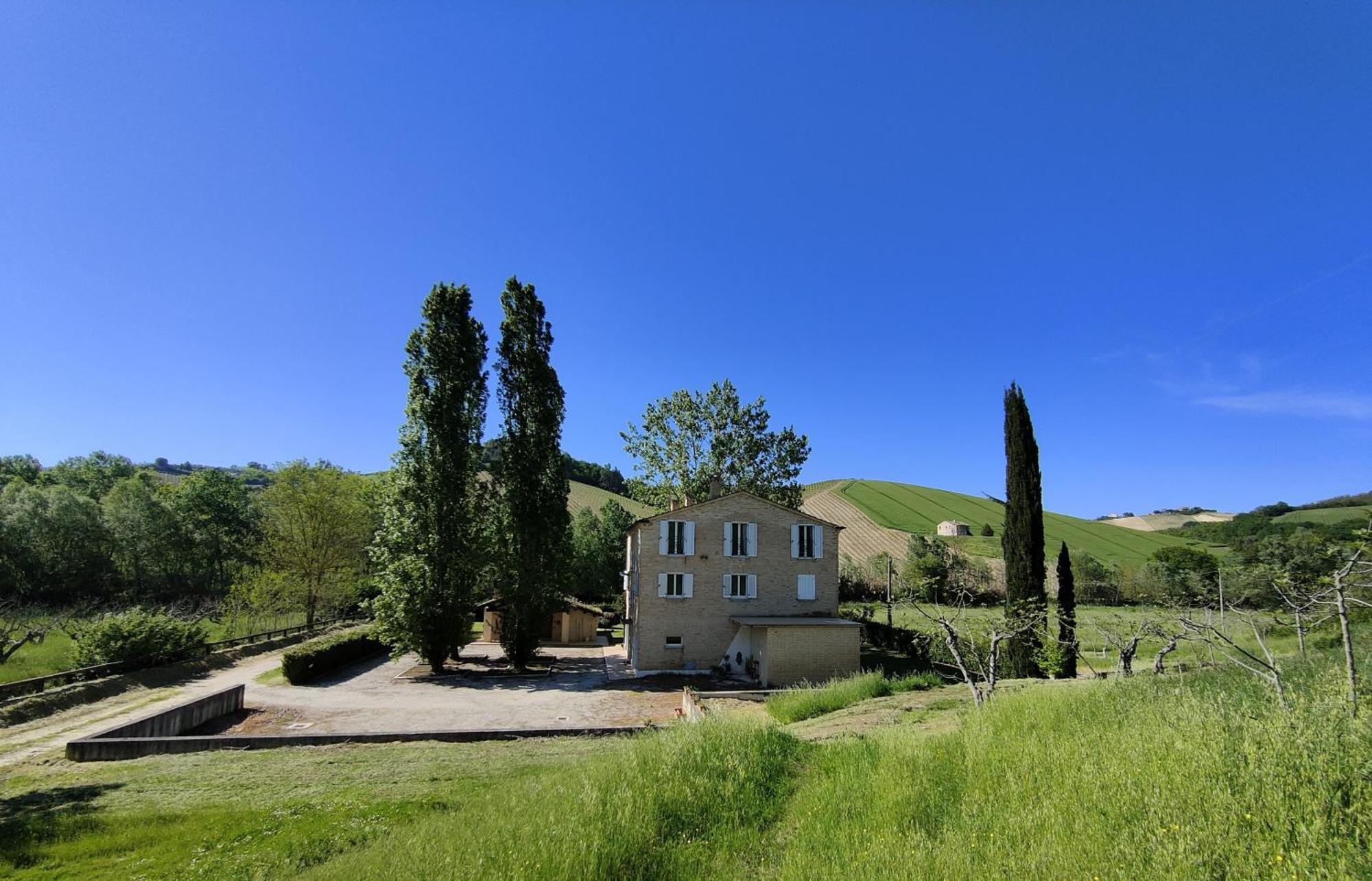 Agriturismo La Casa Del Vecchio Mulino Villa Carassai Exteriör bild